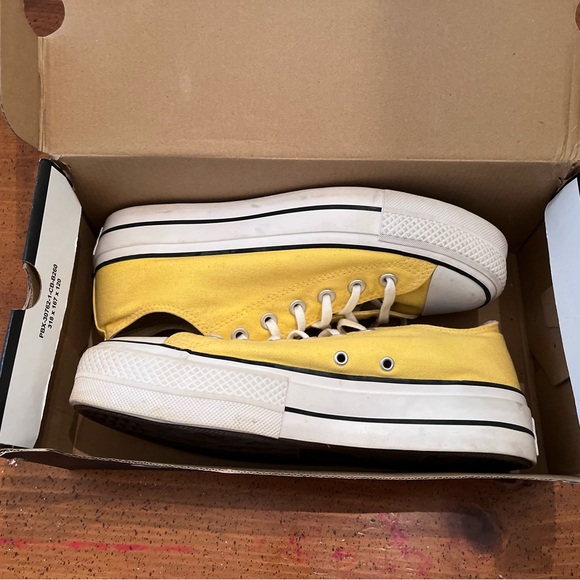 Converse Lift Ox Butter Yellow/White/Black - Size Women's 9 - Picture 12 of 12